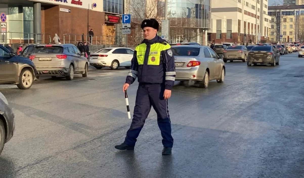 Гаишник в Нижнем Тагиле слил своей подруге данные другой водительницы — его уволили