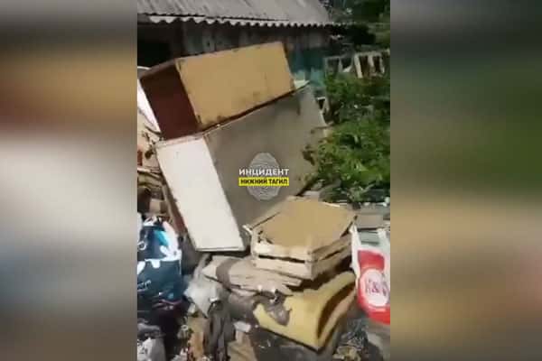 В Нижнем Тагиле женщина устроила свалку из мусора на одном из участков