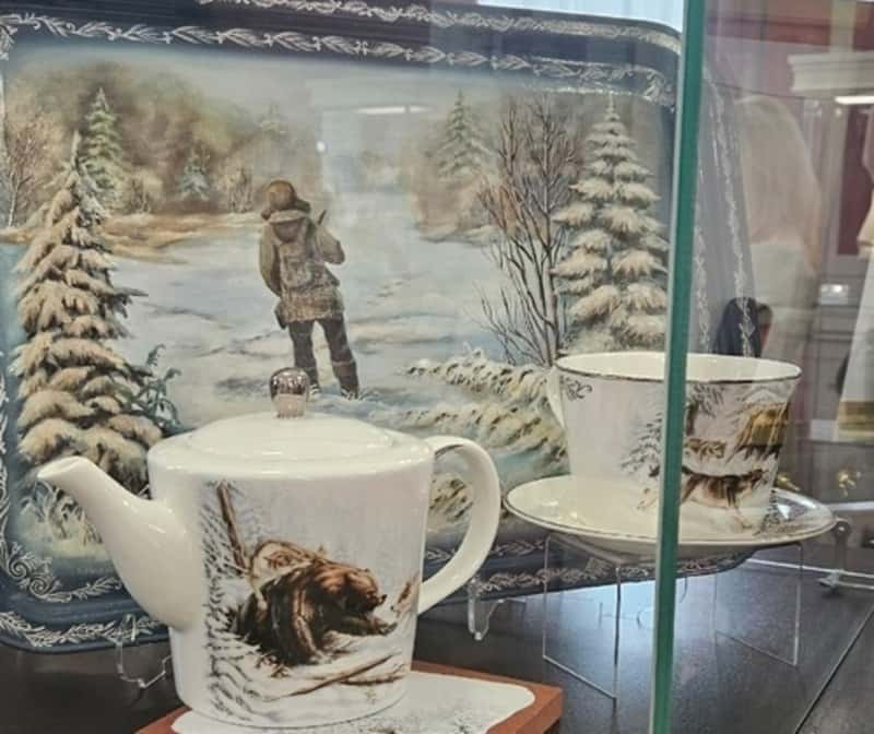 Тагильская керамика: в Екатеринбурге открылась художественная выставка, посвященная промыслам