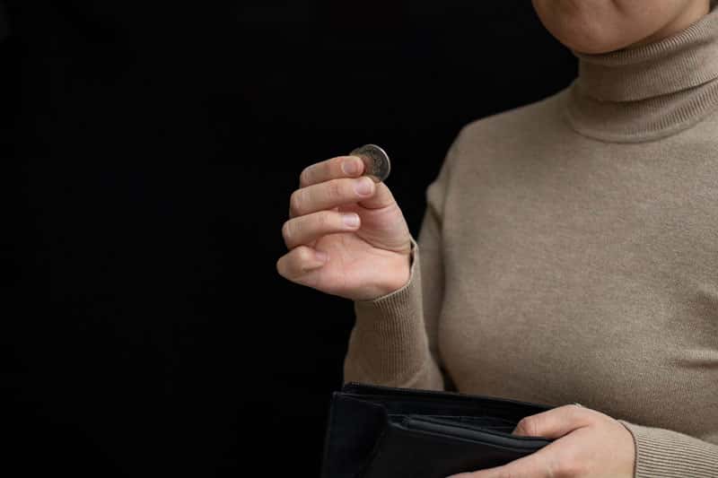 Помещение за 5 миллиардов, кот за 50 миллионов и монета за 25 миллионов: что продают тагильчане на Авито