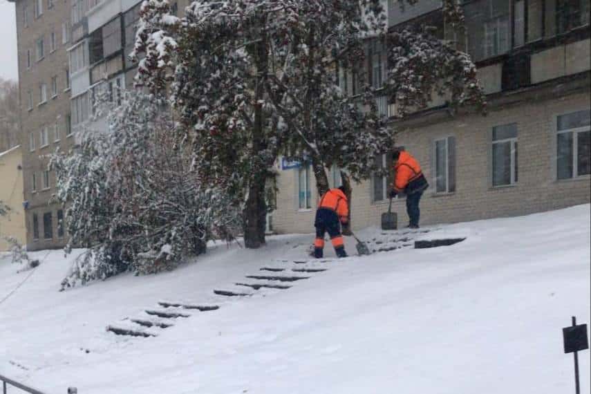 Тагильчан ждало снежное утро: высота снежного покрова в городе достигла 8 сантиметров