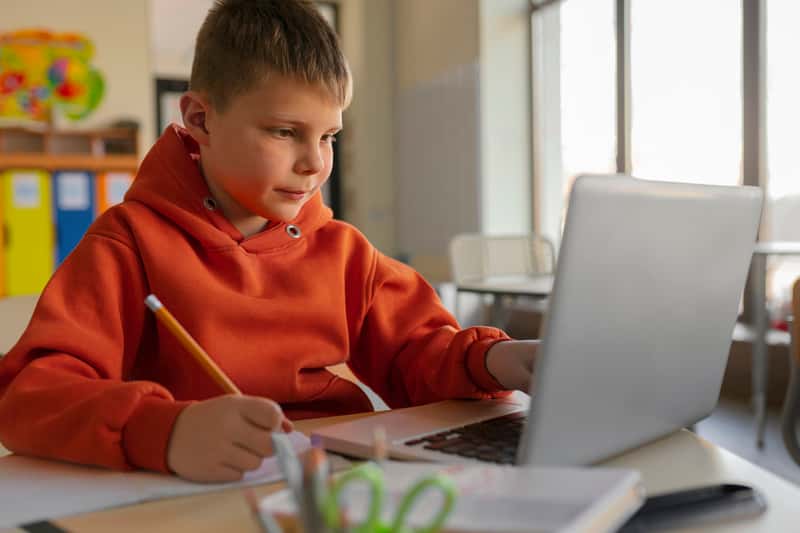 Четверть россиян поддержали запрет ГДЗ