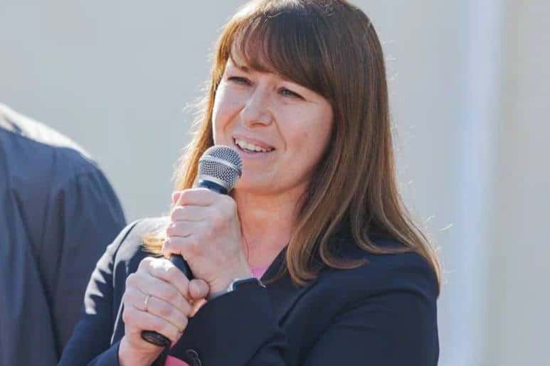 Глава Коркино покинула свой пост после убийства таксистки и антицыганских беспорядков