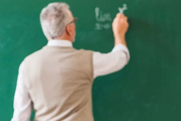 В Нижнем Тагиле ветеранам и молодым преподавателям педагогического института вручили награды