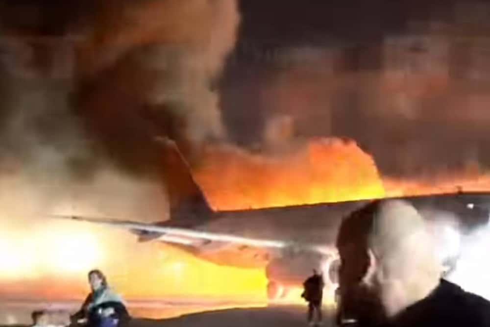 Во время посадки в Анталье загорелся российский самолет: на борту находилось 95 человек 