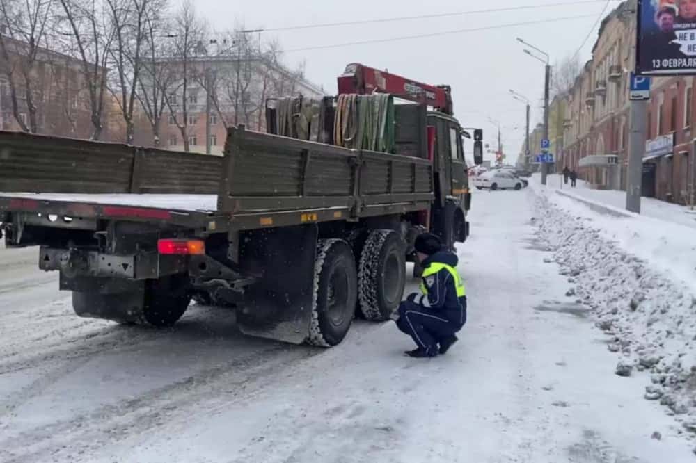 В Нижнем Тагиле «Камаз» сбил 25-летнюю девушку на нерегулируемом пешеходном переходе