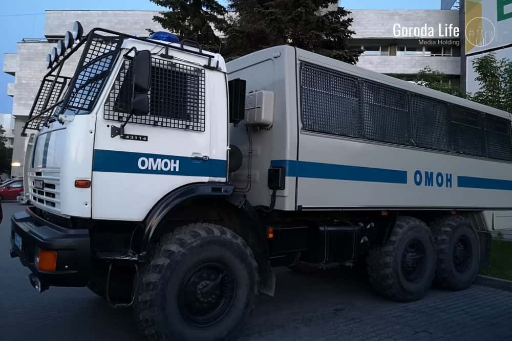 В Свердловской области ОМОН оцепил здание театра из-за подозрительного предмета