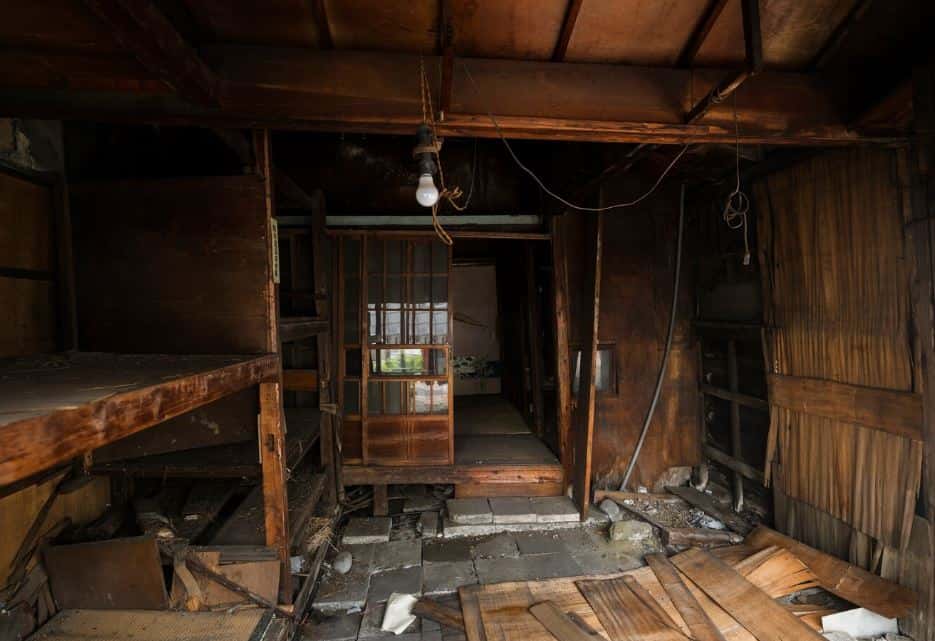 В Нижнем Тагиле прокуратура через суд обязала законсервировать заброшенное здание больницы