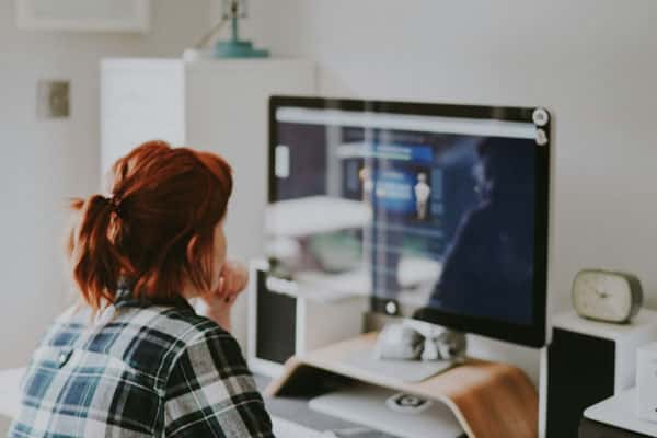 Аналитики рассказали, какую зарплату готовы платить молодым специалистам в Свердловской области