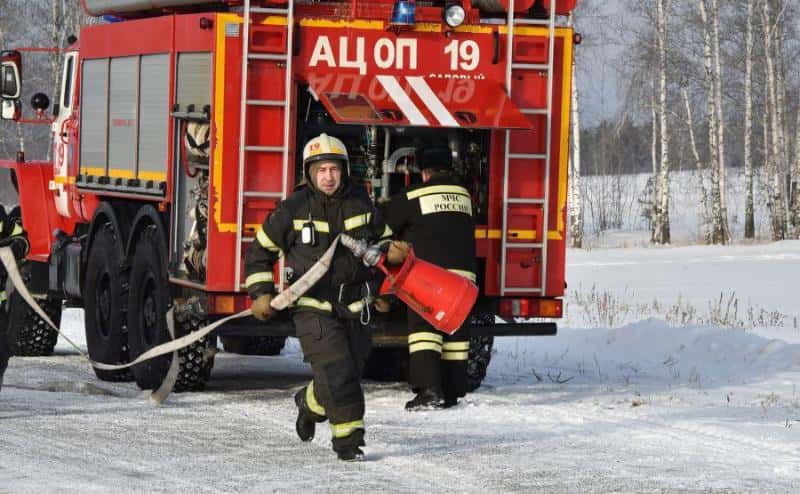 На Урале более 40 сотрудников экстренных служб отработали действия при спасении людей