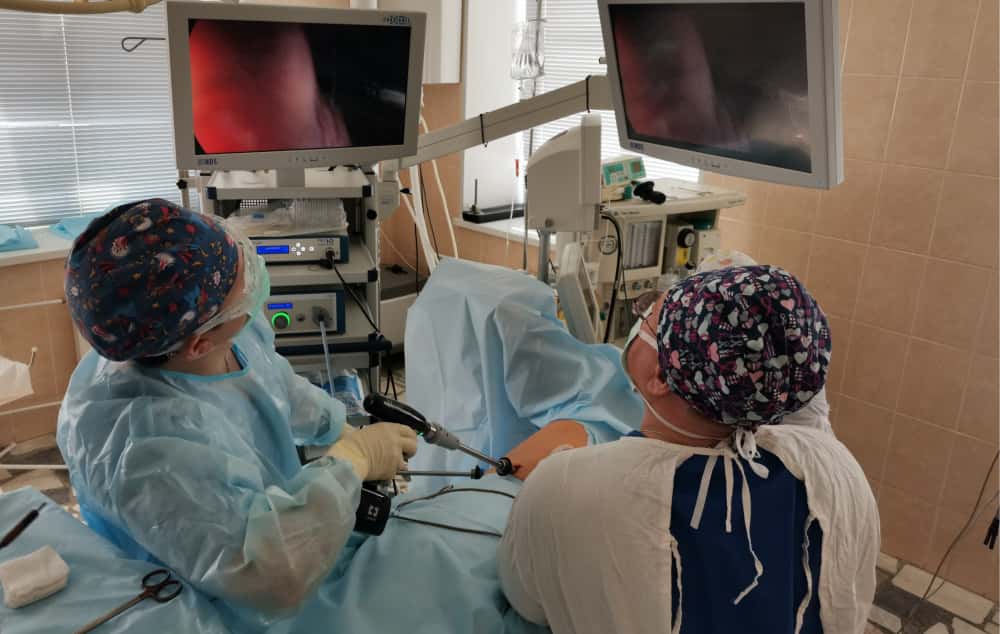 Свердловские хирурги освоили новую органосберегающую методику при проведении операций