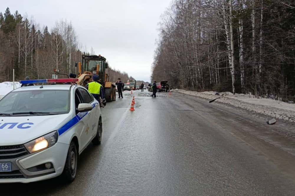Под Нижним Тагилом произошло ДТП с тремя транспортными средствами: там ввели реверсивное движение