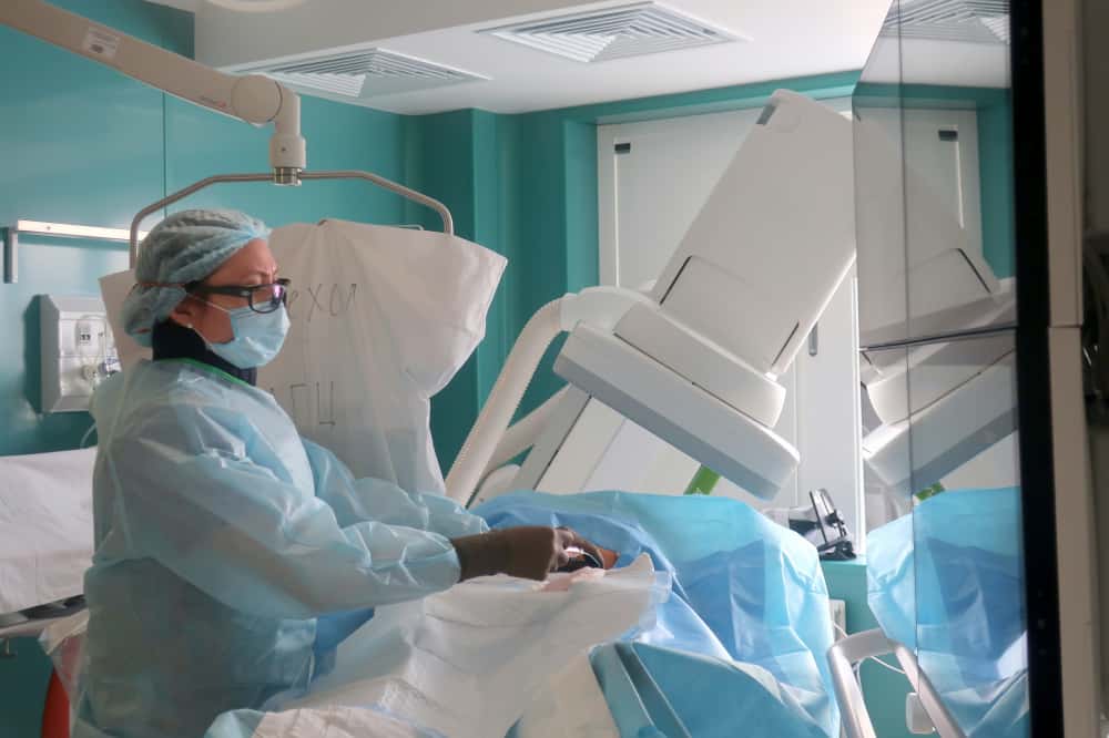 «Мы столкнулись с редкой патологией»: свердловские врачи спасли 61-летнего жителя Нижнего Тагила