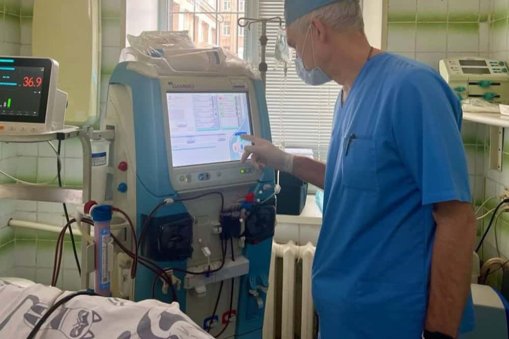 Тагильские врачи спасли жизнь мужчине с множественными переломами: он упал с большой высоты