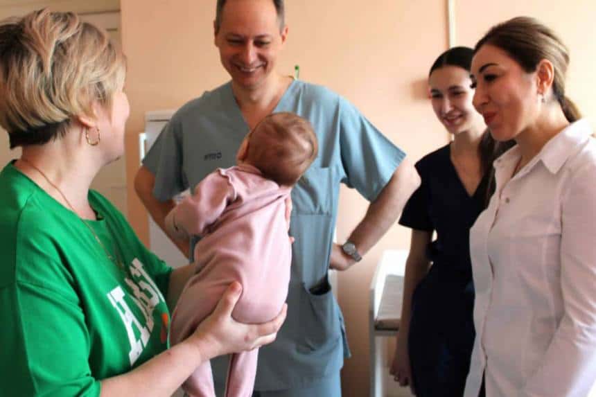 В Свердловской области врачи спасли крошечного ребенка, за жизнь которого боролись в течение месяца  