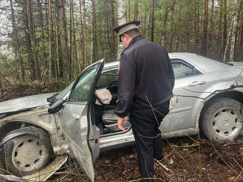 15-летняя девочка спровоцировала аварию под Нижним Тагилом: водить машину ей разрешила мать