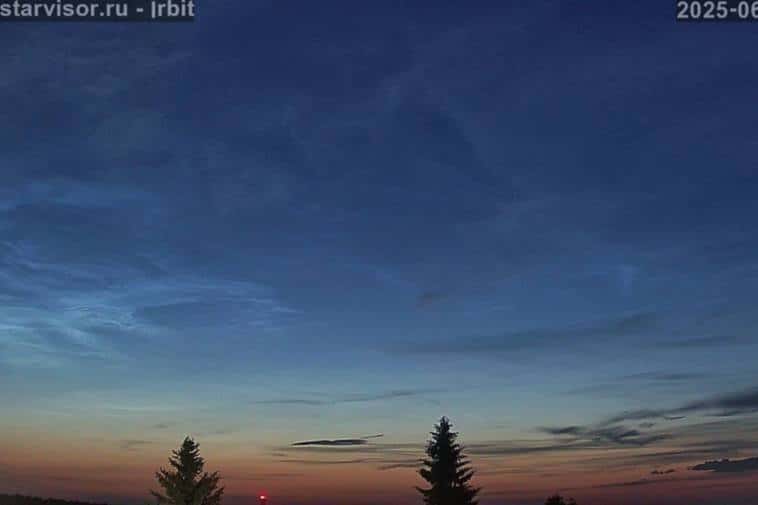 Свердловчане стали свидетелями необычного природного явления в ночь на 3 июня