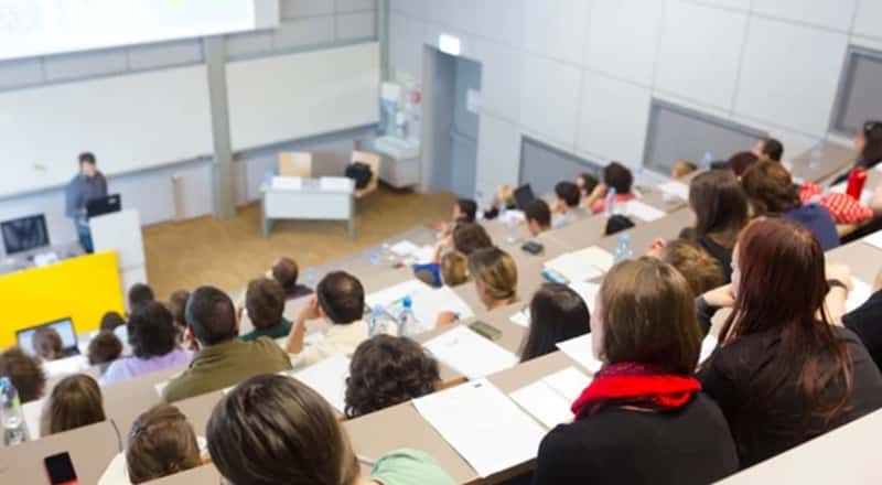 Минобрнауки: сокращение платных мест в вузах начнется 1 сентября 