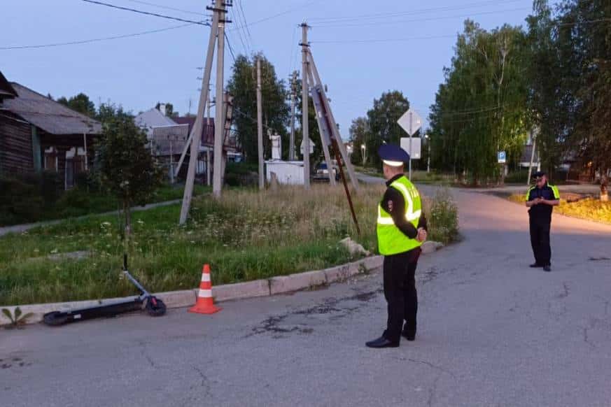 Под Нижним Тагилом пьяный подросток на мототранспорте столкнулся с 9-летним водителем электросамоката