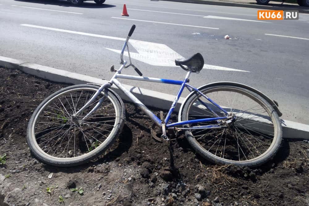 В Нижнем Тагиле сбили велосипедистку, не заметившую автомобиль из-за музыки в наушниках