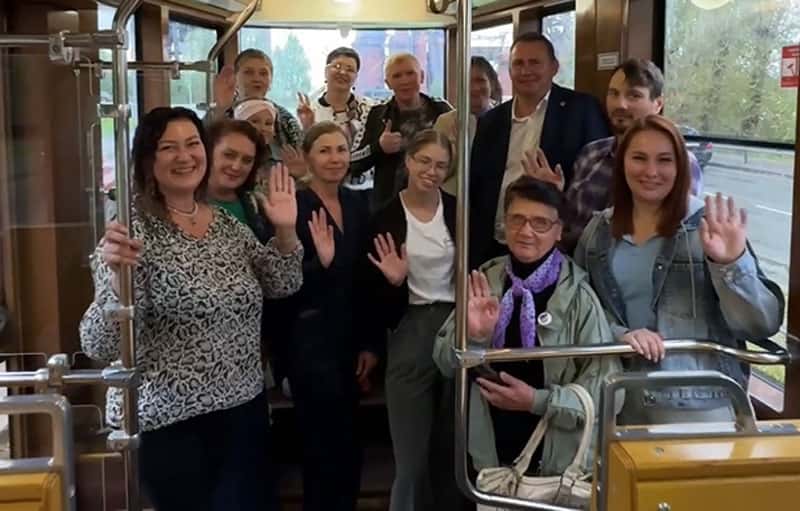 Владислав Пинаев встретился с подписчиками в ретротрамвае и обсудил проблемы Нижнего Тагила