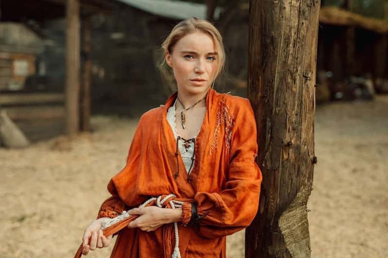 Арина Постникова из Нижнего Тагила сыграла в авантюрной комедии “Хутор” на ТНТ