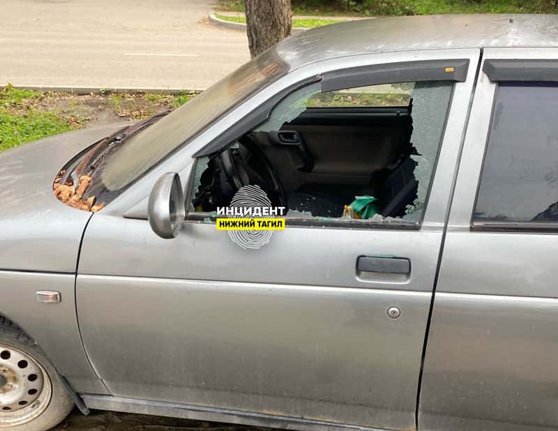 Нижний Тагил, Вагонка: неизвестные разбили окно припаркованного «ВАЗ-2112»