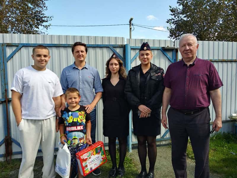 В Нижнем Тагиле полиция и общественный совет приняли участие в акции «Помоги пойти учиться»