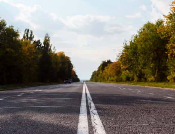 Отец проехал 14 км без сына на трассе М-4: подростка забыли на обочине при остановке в туалет