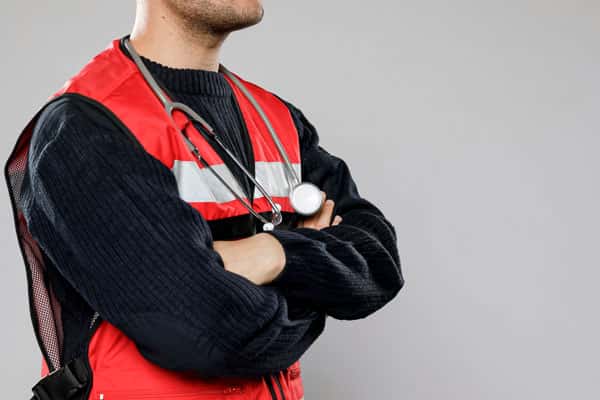 Правило «УДАР»: Невролог Филатова назвала симптомы, при которых нужно срочно вызывать скорую