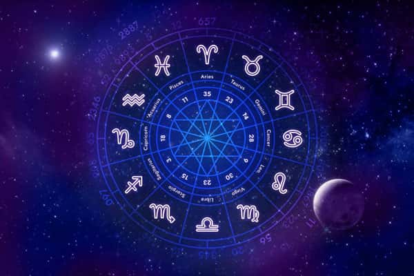 Гороскоп на 7–10 ноября: таронумеролог Светлана Строганова о логике, переменах и смелых шагах для каждого знака