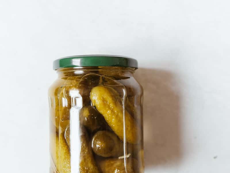 Массовое отравление ботулизмом в Москве: 6 человек госпитализированы после употребления домашних солений