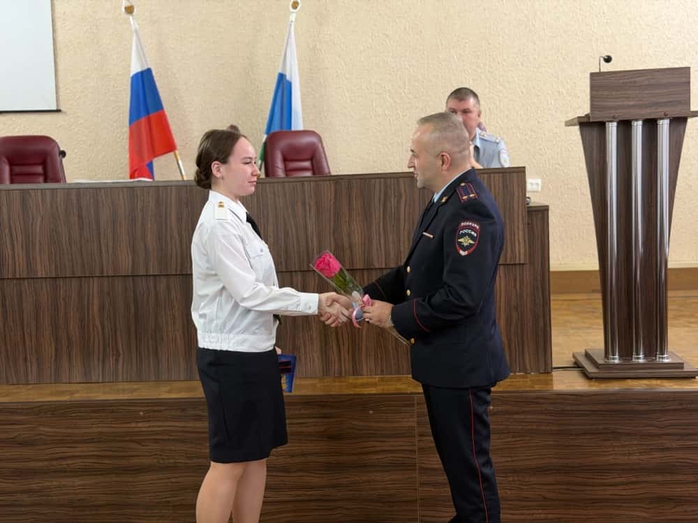 Офицеры полиции Нижнего Тагила приняли присягу: как отметили вручение офицерских званий