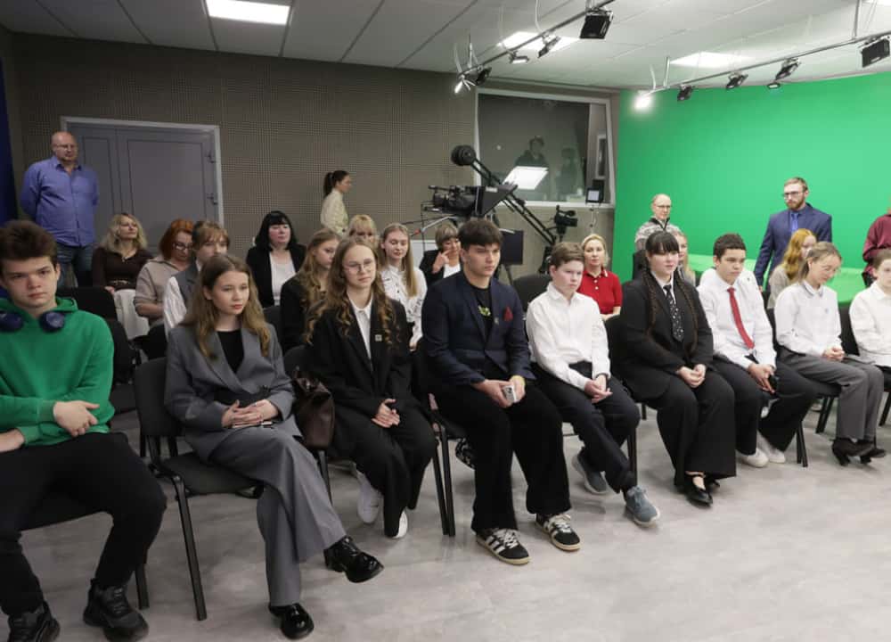 От школьной студии — к городскому эфиру: мэр Нижнего Тагила предложил юным журналистам совместно продвигать контент о городе