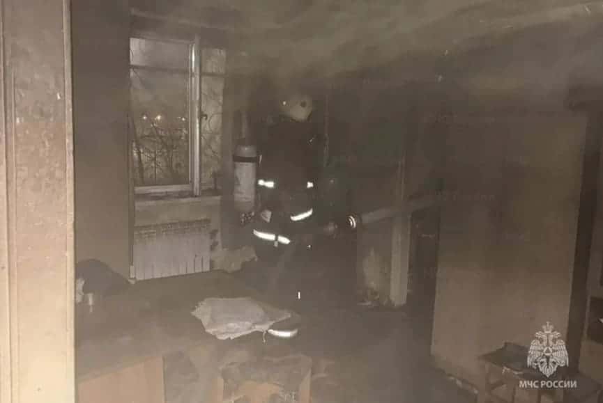 Пожар в пятиэтажке на улице Пархоменко в Нижнем Тагиле 1 апреля 2026 — есть пострадавший