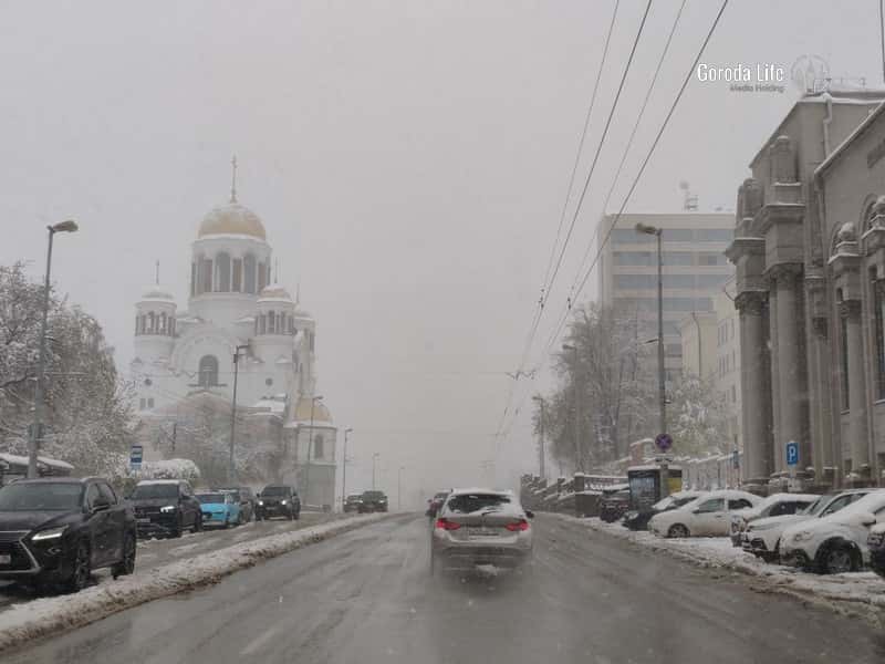 Зима возвращается: на севере Свердловской области уже навалило 15 см снега — прогноз по всему региону
