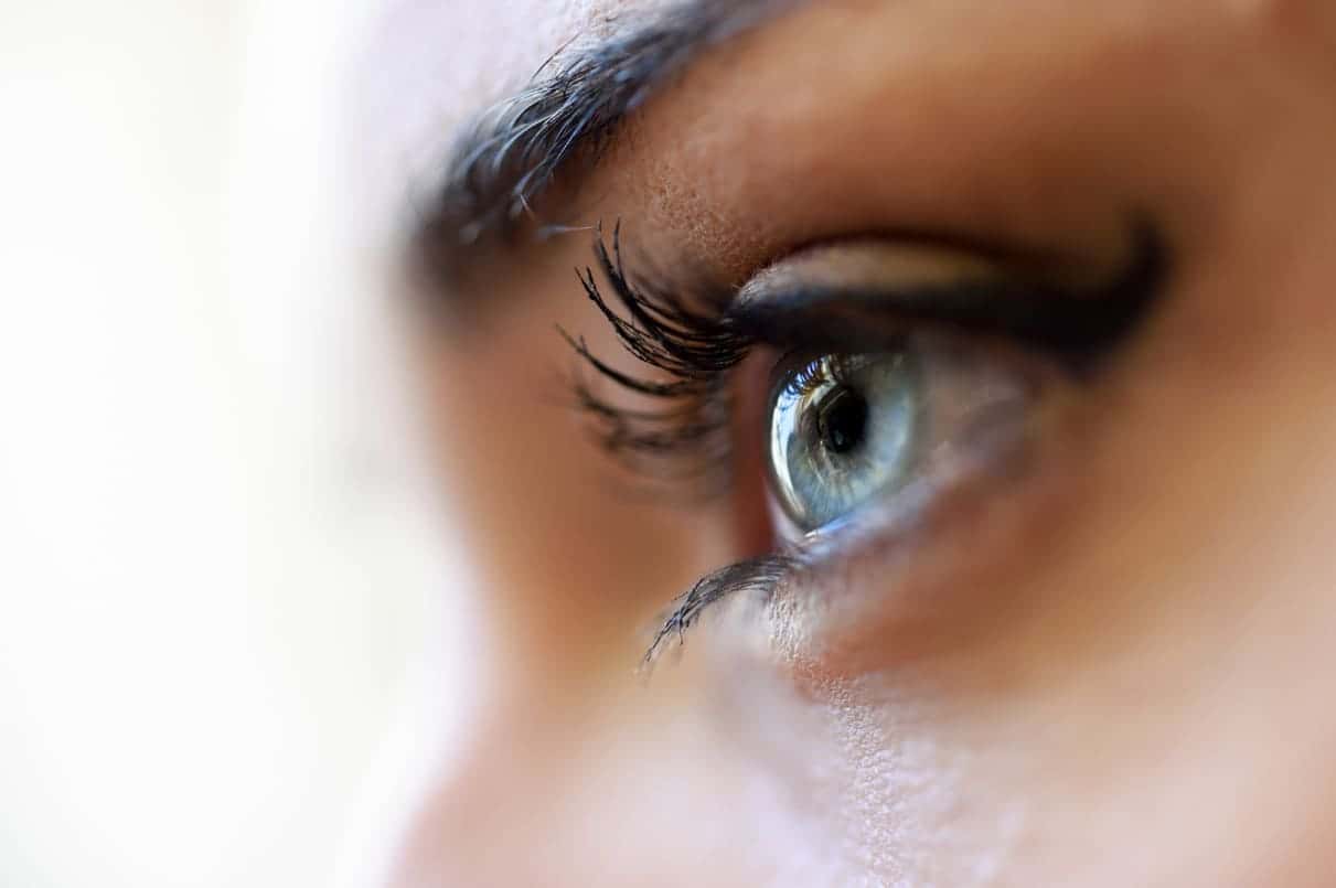 В глазах «песок», сухость и сильное жжение: как понять, что пора к офтальмологу — мнение экспертов 