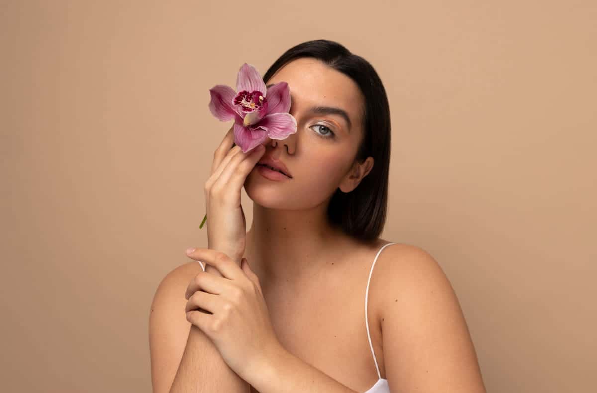 Календарь ухода за кожей и волосами на март 2026: когда лучше записаться к мастеру — советы астролога