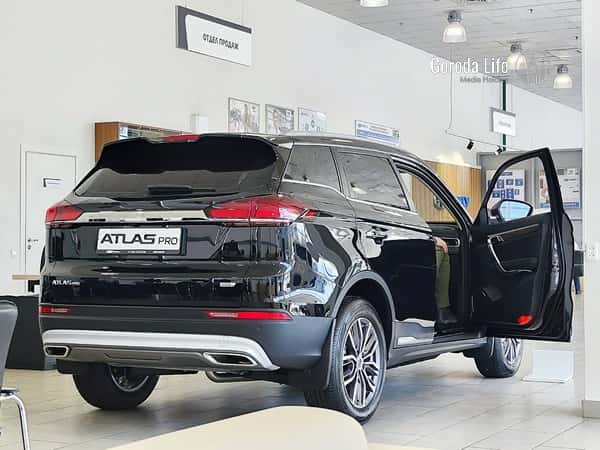 Для тех, кому интересно, что будет с Geely Atlas после 200 000 км за два года в такси — результаты эндоскопии