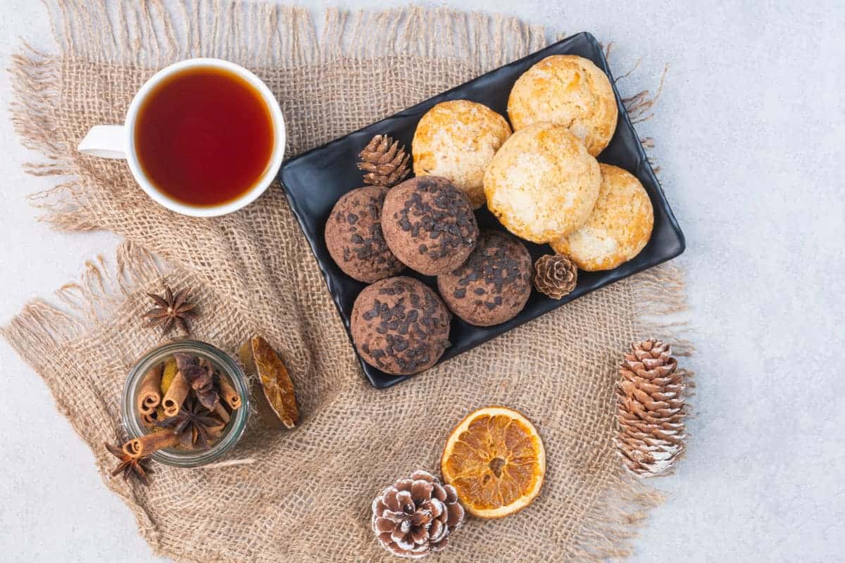 Печенье на сметане: нежнее бисквита, мягче пирожного — рецепт из детства