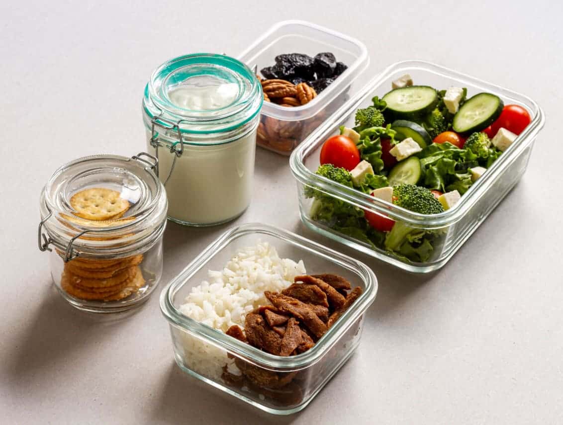 Пять ужинов из трёх заготовок: как собрать боул за 10 минут и не думать о еде всю неделю — советы шеф-повара 