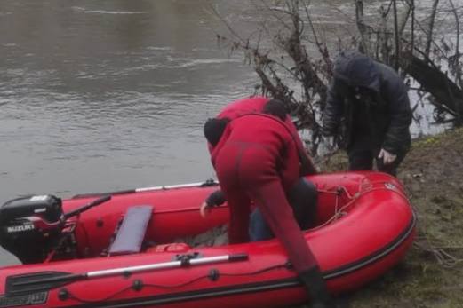 «От шока в ступор впал»: появились подробности смерти тагильчанина во время перехода через реку | Очевидец трагедии, в которой молодой уралец утонул в водоеме, рассказал подробности того дня