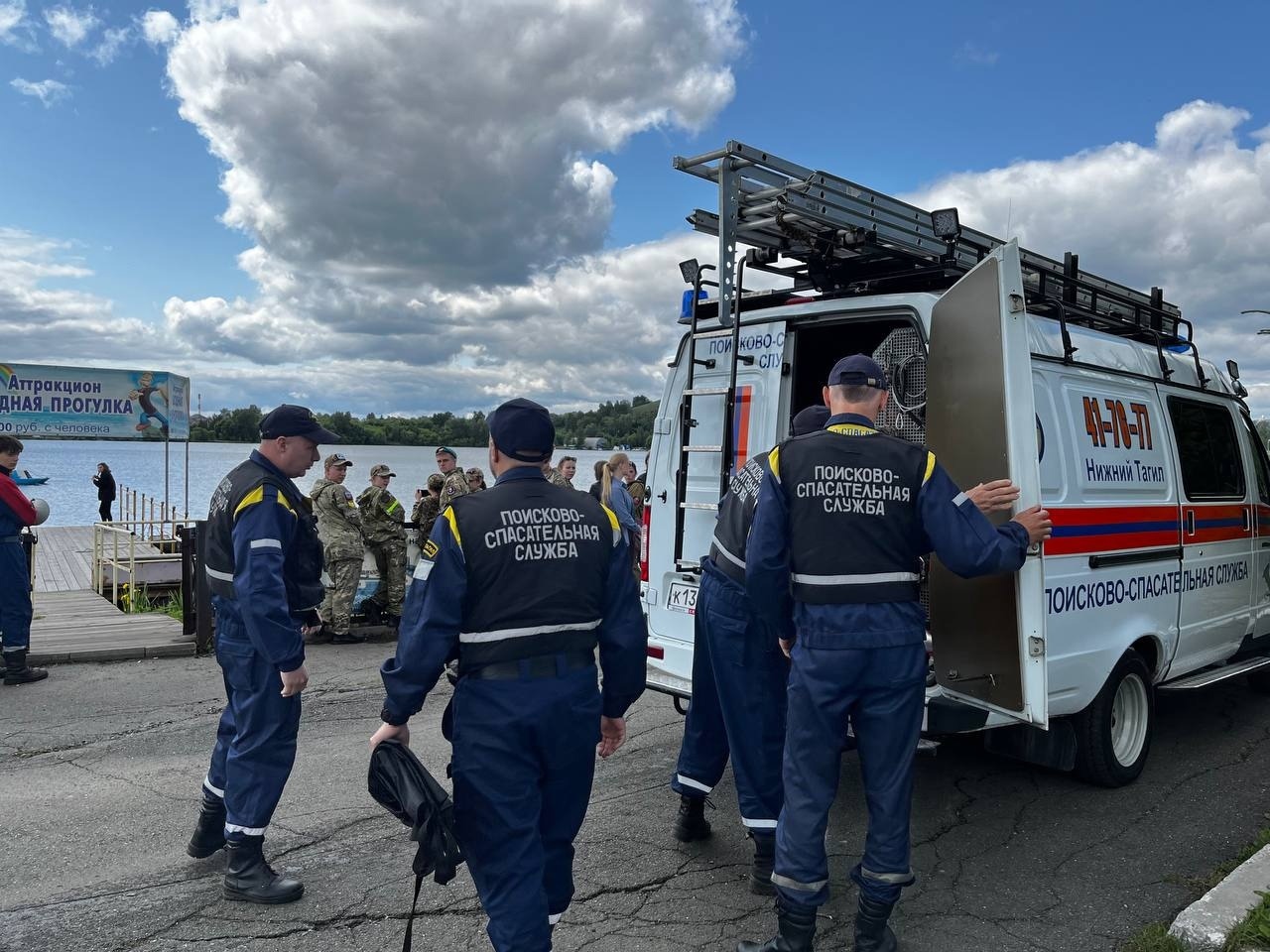 На Тагильском пруду прошли учения спасателей, водолазов и волонтеров