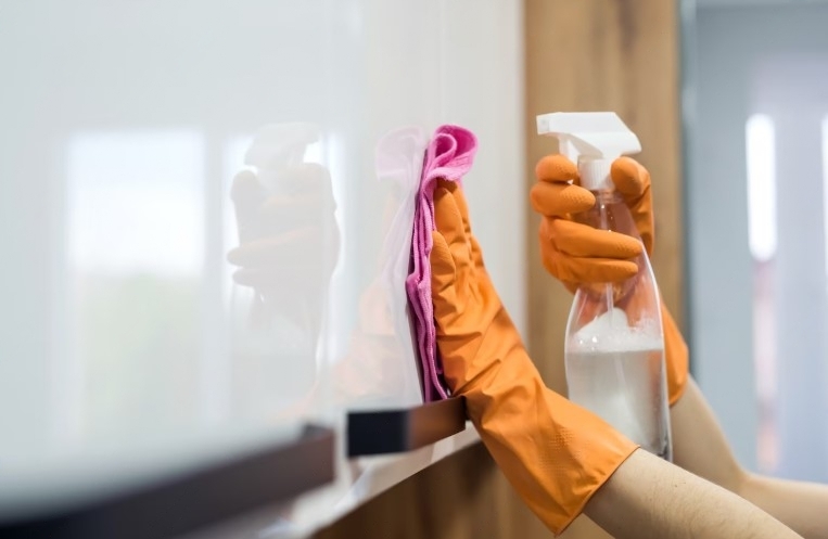 Эксперт предупредил россиян: чистящие средства для уборки повреждают кожу и раздражают дыхательные пути | Эксперт Калачиков: моющие средства для уборки опасны для человека Эксперт предупредил россиян: чистящие средства для уборки повреждают кожу и раздражают дыхательные пути | Эксперт Калачиков: моющие средства для уборки опасны для человека