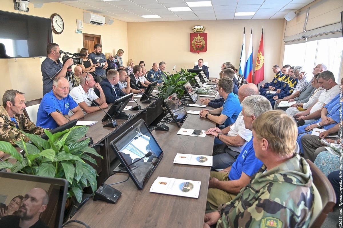 В Нижнем Тагиле наградили добровольцев за помощь в тушении лесных пожаров