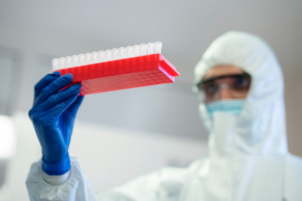 В Свердловской области закрыли пищеблок, который поставлял еду для отравившихся учеников | На Урале нашли нарушения санитарных норм в работе пищеблока, готовившего еду для учеников 