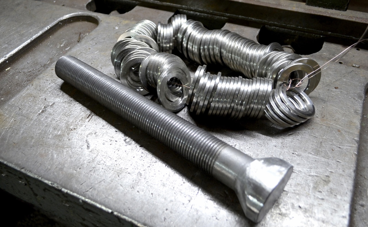 В тагильской колонии выпускают метизную продукцию