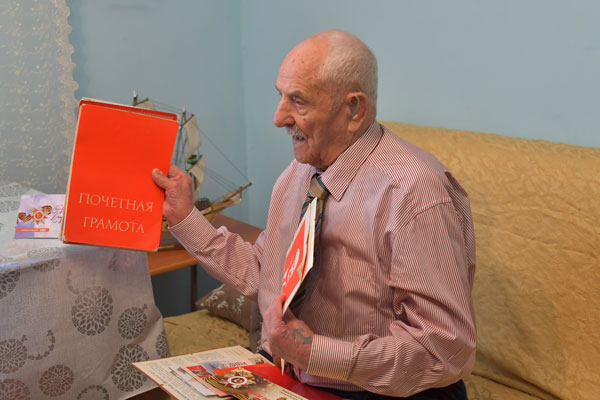 Уралвагонзавод готовится к Параду Победы: в честь ветеранов и легендарного Т-34-85 | Уралвагонзавод готовится ко Дню Победы