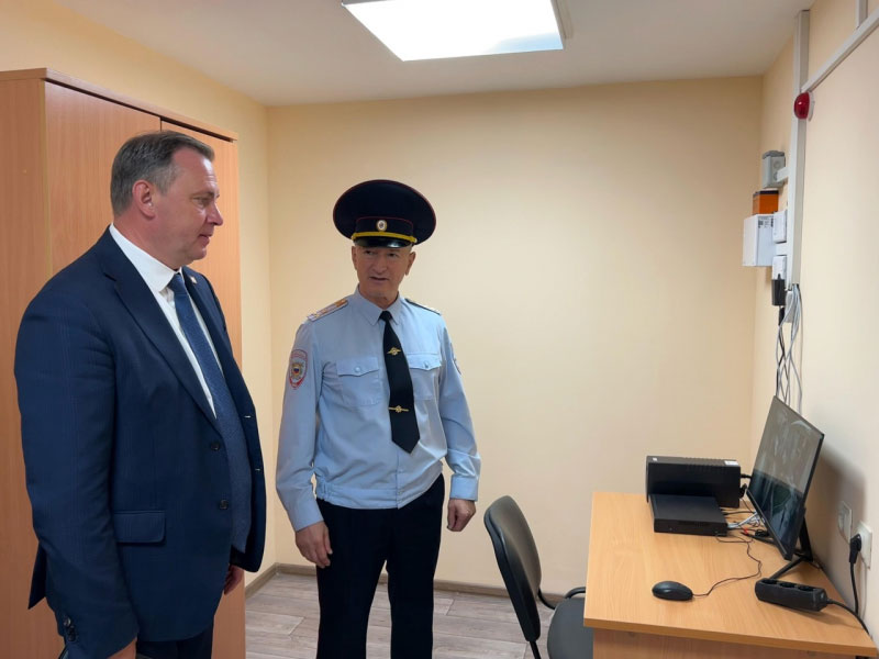 В Нижнем Тагиле состоялось открытие обновленных опорных пунктов участковых уполномоченных | В Нижнем Тагиле обновили три участковых пункта полиции к Дню города В Нижнем Тагиле состоялось открытие обновленных опорных пунктов участковых уполномоченных | В Нижнем Тагиле обновили три участковых пункта полиции к Дню города