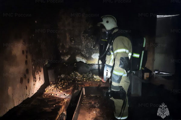 Ночью в Нижнем Тагиле в пятиэтажке горела квартира